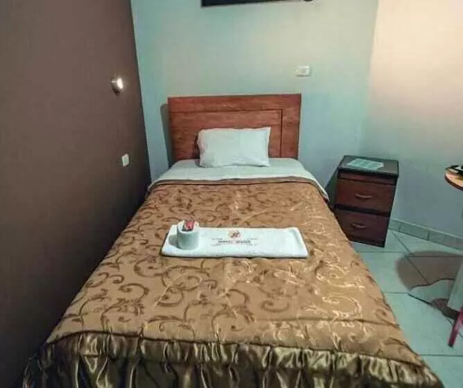 پانسیون Hostal Spring