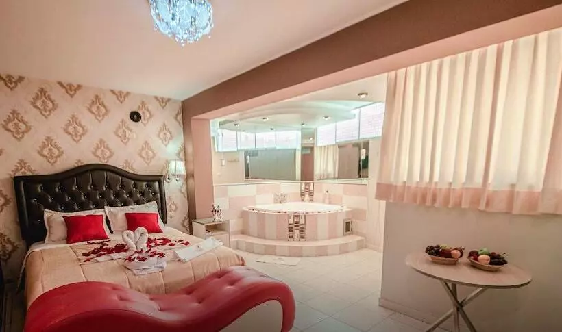 پانسیون Hostal Spring