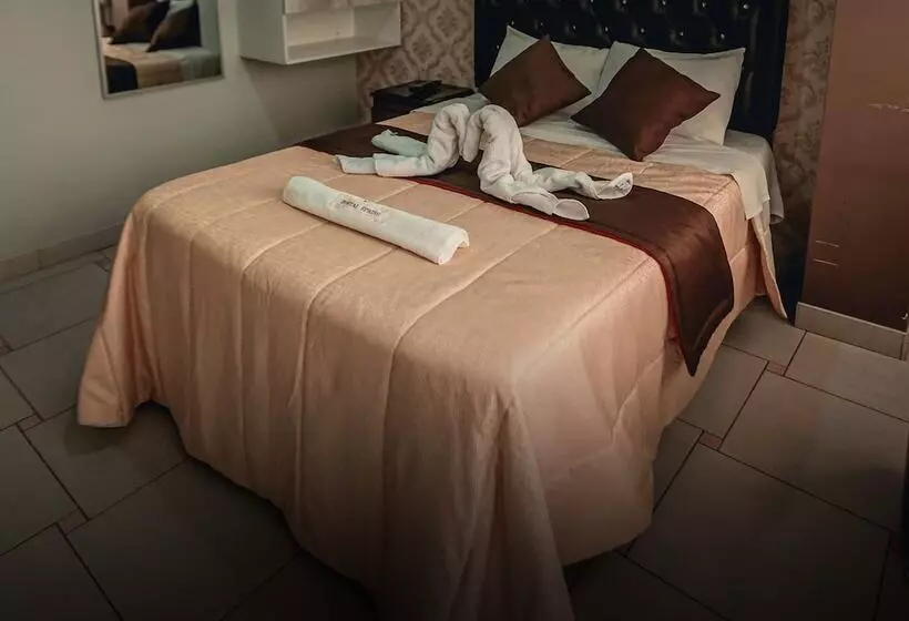 پانسیون Hostal Spring