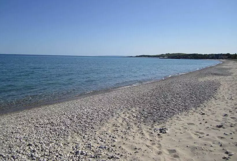 Aamiaismajoitus (B&B) Charlevoix House