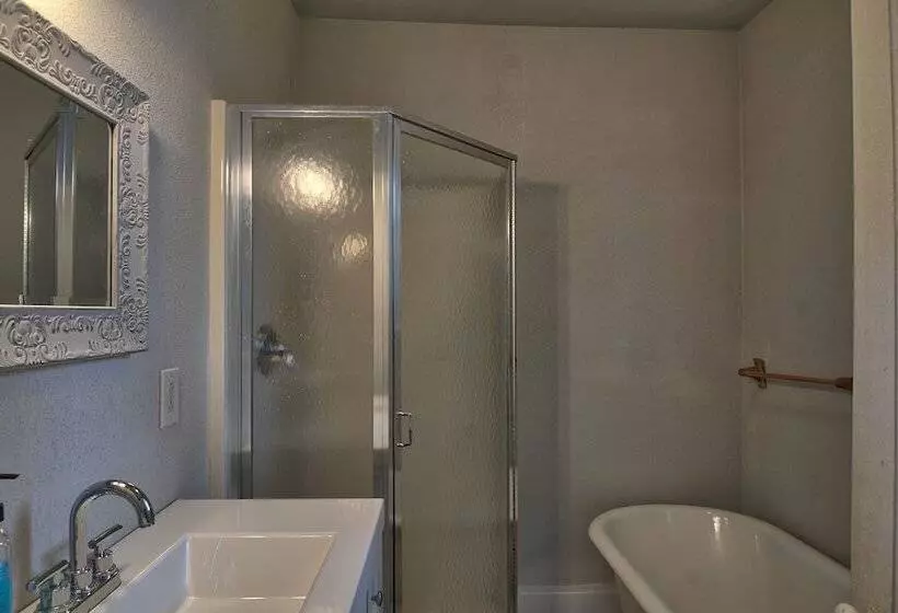 Aamiaismajoitus (B&B) Charlevoix House