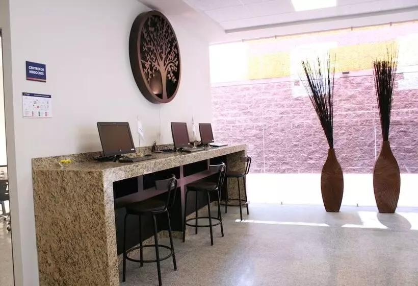 هتل Comfort Inn Irapuato