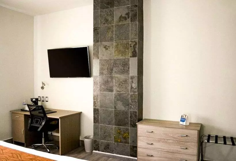 هتل Comfort Inn Irapuato