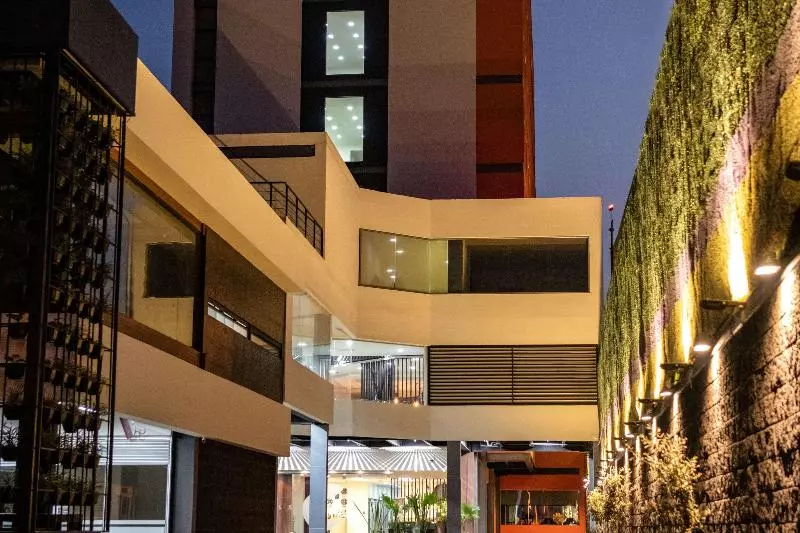 هتل Comfort Inn Irapuato