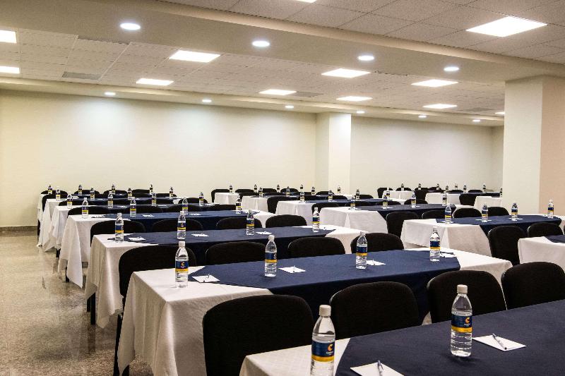 فندق Comfort Inn Irapuato