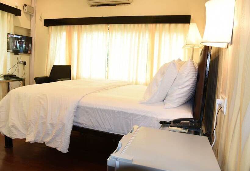 Creek Hotel   Panaji