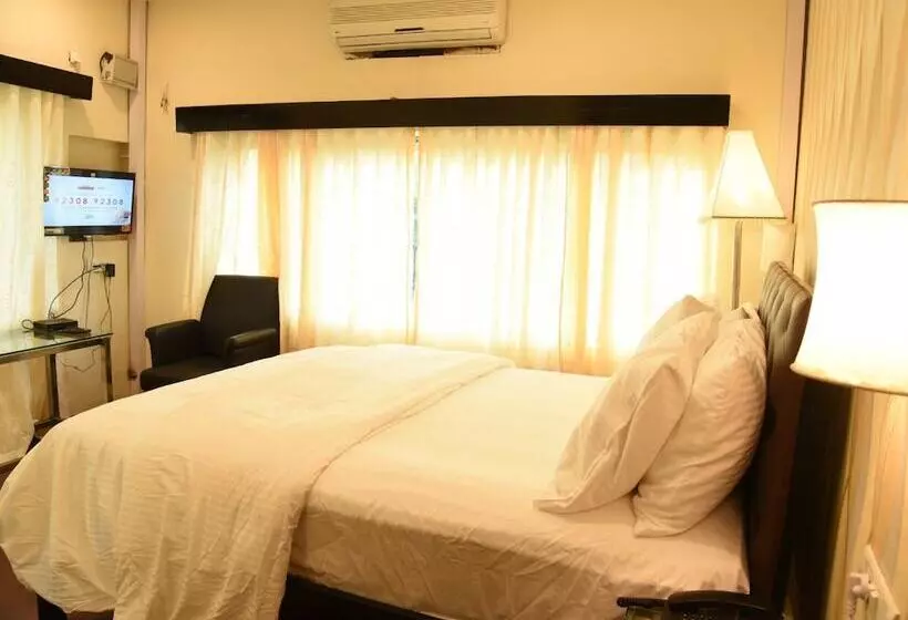 Creek Hotel   Panaji