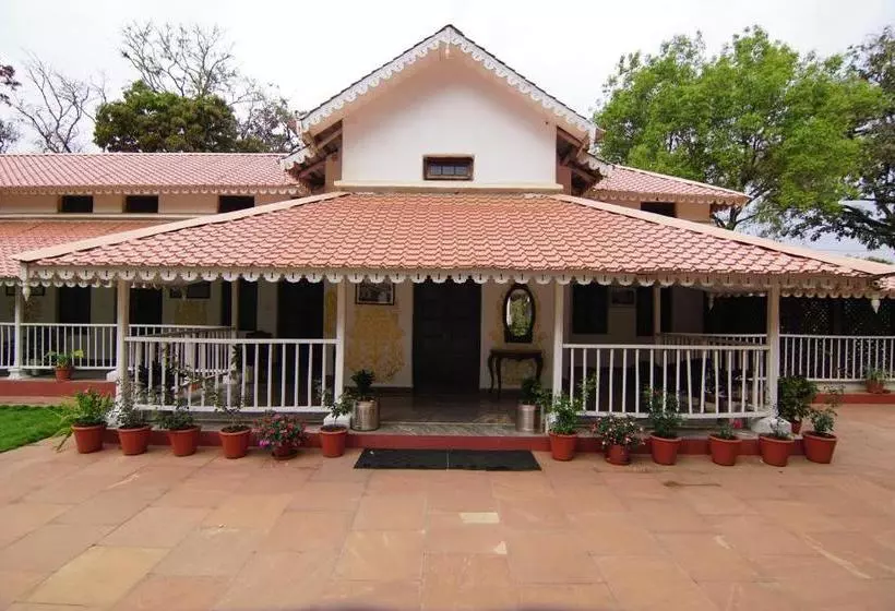 ホテル Mpt Karnikar Bungalow