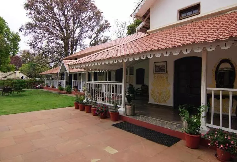 ホテル Mpt Karnikar Bungalow
