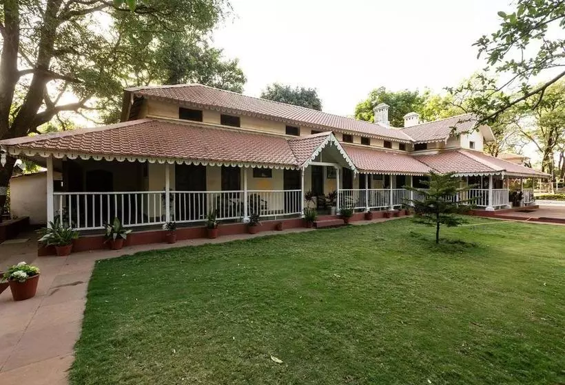 ホテル Mpt Karnikar Bungalow