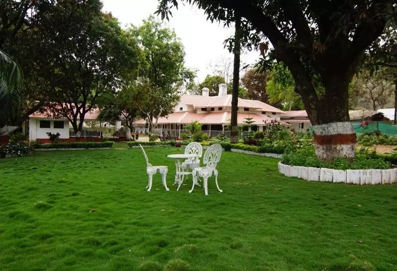 ホテル Mpt Karnikar Bungalow