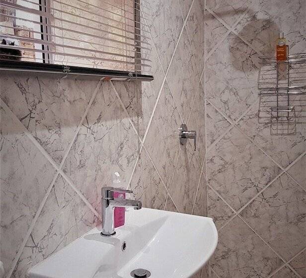 ペンション Graceland Guesthouse