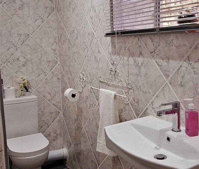 ペンション Graceland Guesthouse