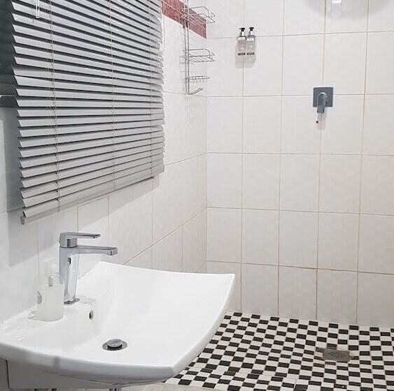 ペンション Graceland Guesthouse