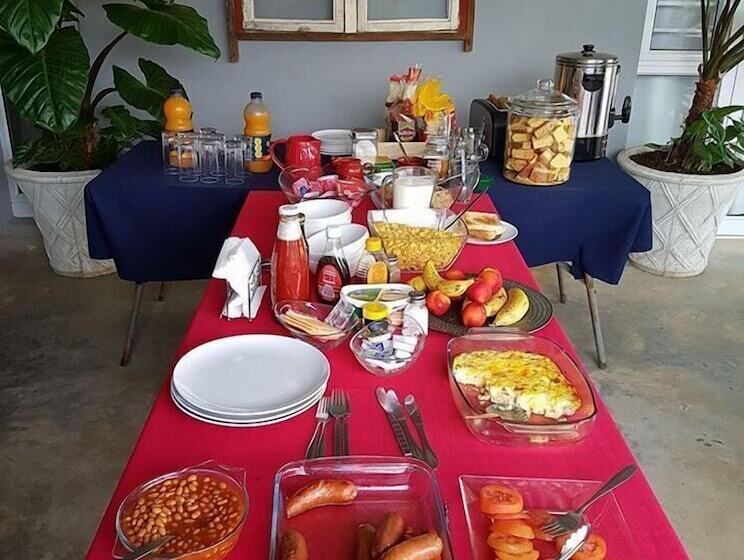 ペンション Graceland Guesthouse