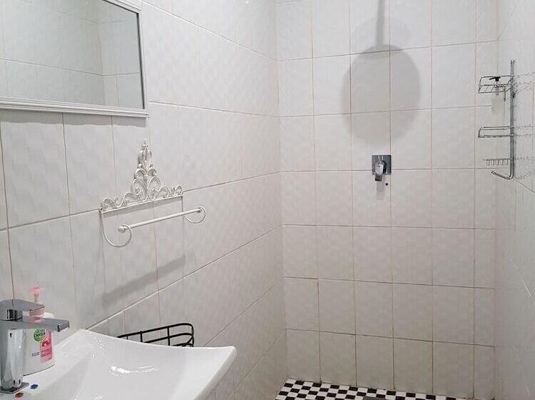 ペンション Graceland Guesthouse