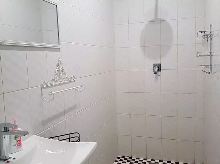 ペンション Graceland Guesthouse