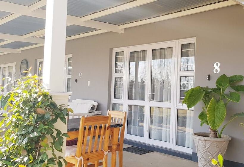 ペンション Graceland Guesthouse