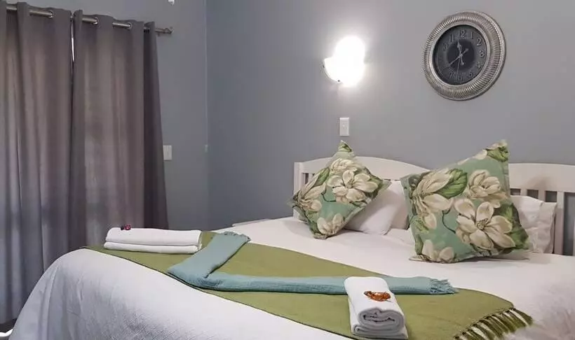 ペンション Graceland Guesthouse