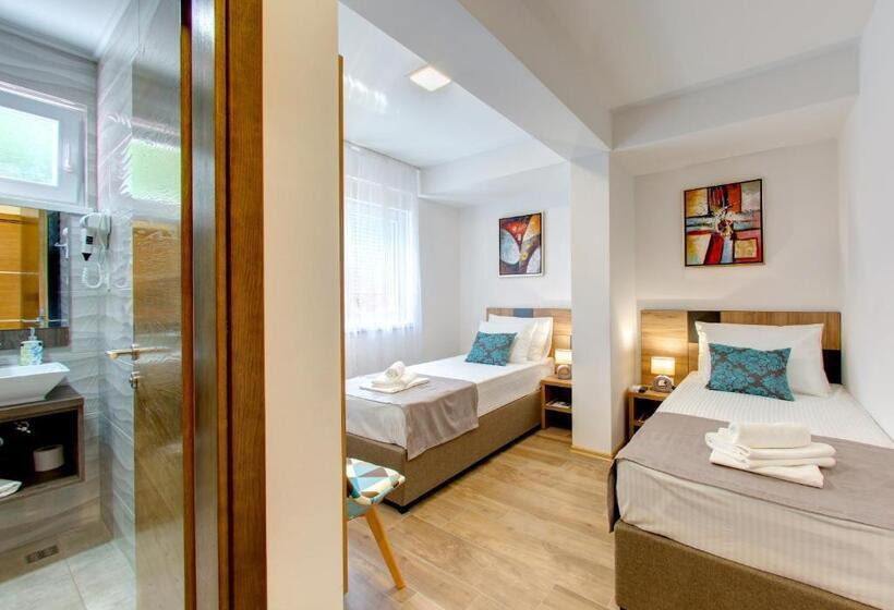 پانسیون Villa Floris