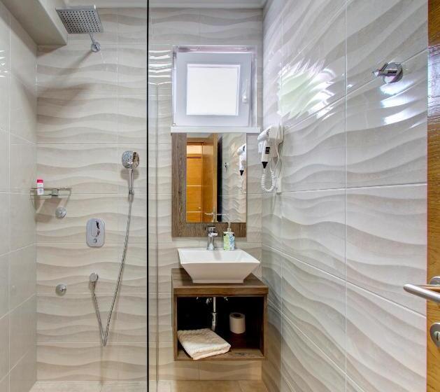 پانسیون Villa Floris