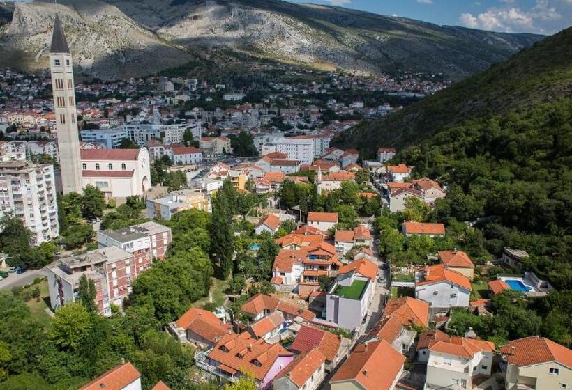 پانسیون Villa Floris