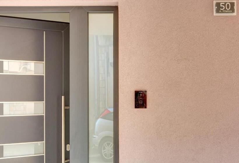 پانسیون Villa Floris