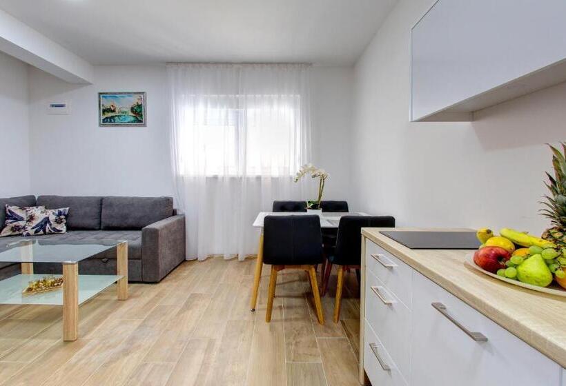 پانسیون Villa Floris