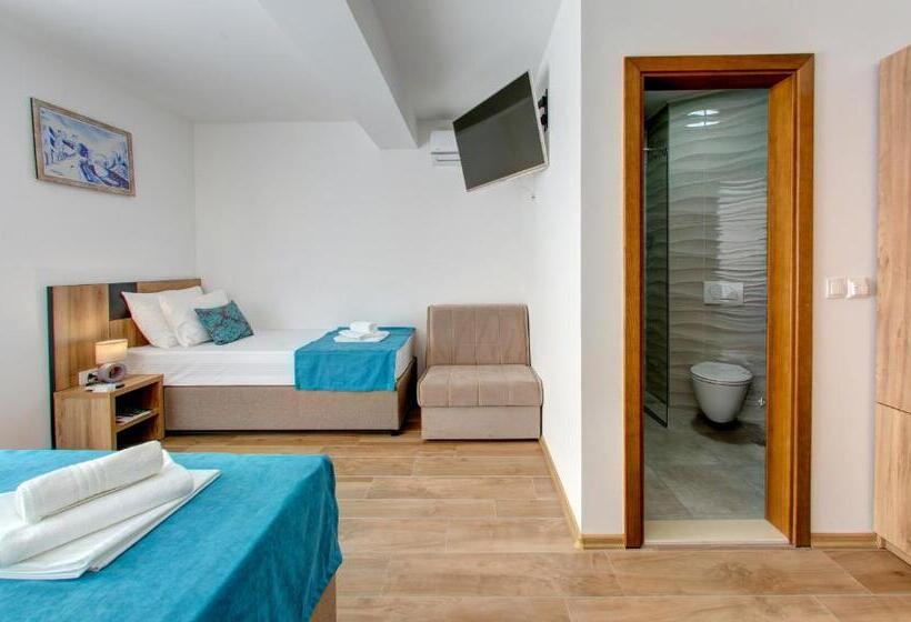 پانسیون Villa Floris