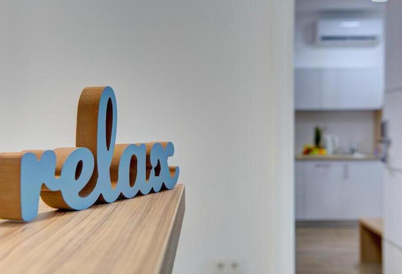 پانسیون Villa Floris