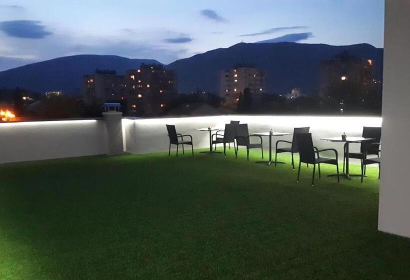 پانسیون Villa Floris