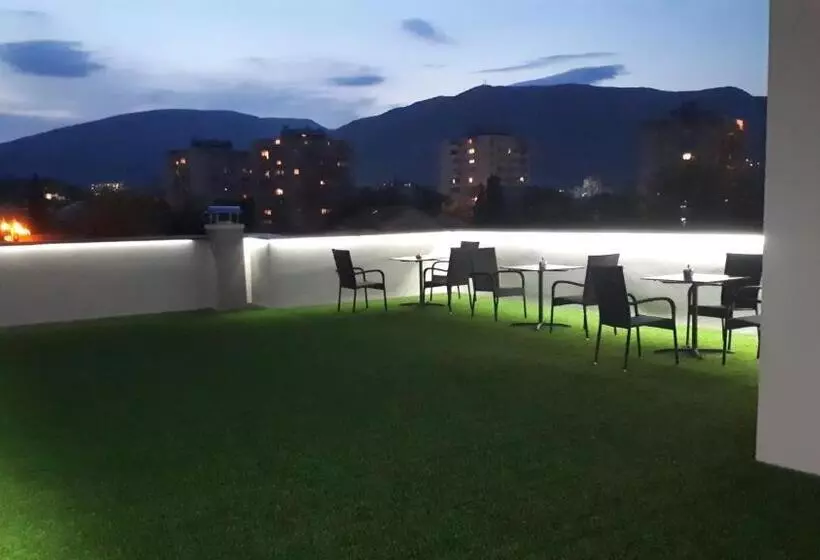 پانسیون Villa Floris