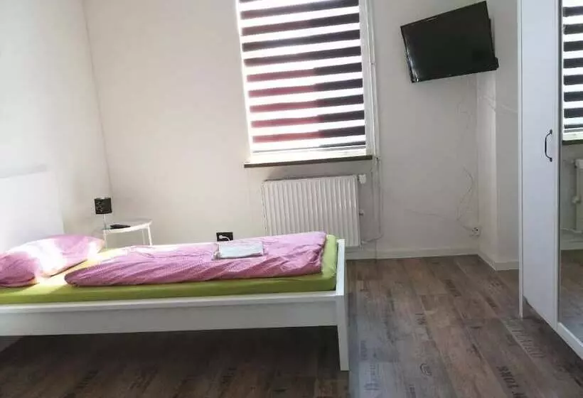 Retkeilymaja Monteurzimmer Stuhr