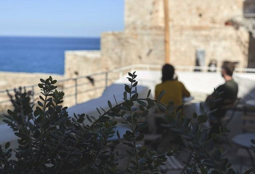 تختخواب و صبحانه Aquamarea