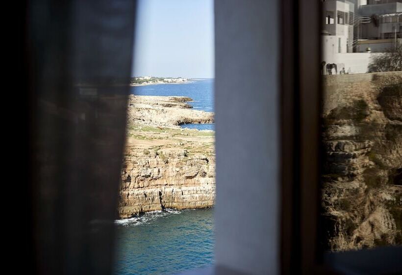 تختخواب و صبحانه Aquamarea