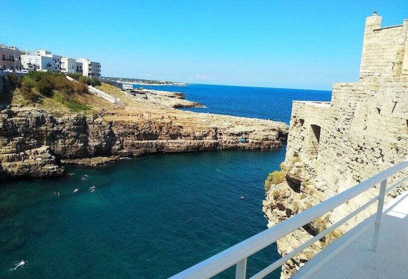 تختخواب و صبحانه Aquamarea