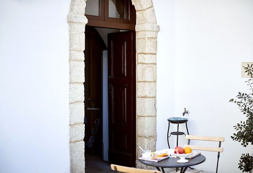 تختخواب و صبحانه Aquamarea