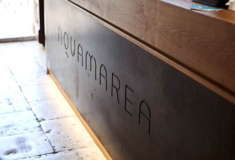 تختخواب و صبحانه Aquamarea