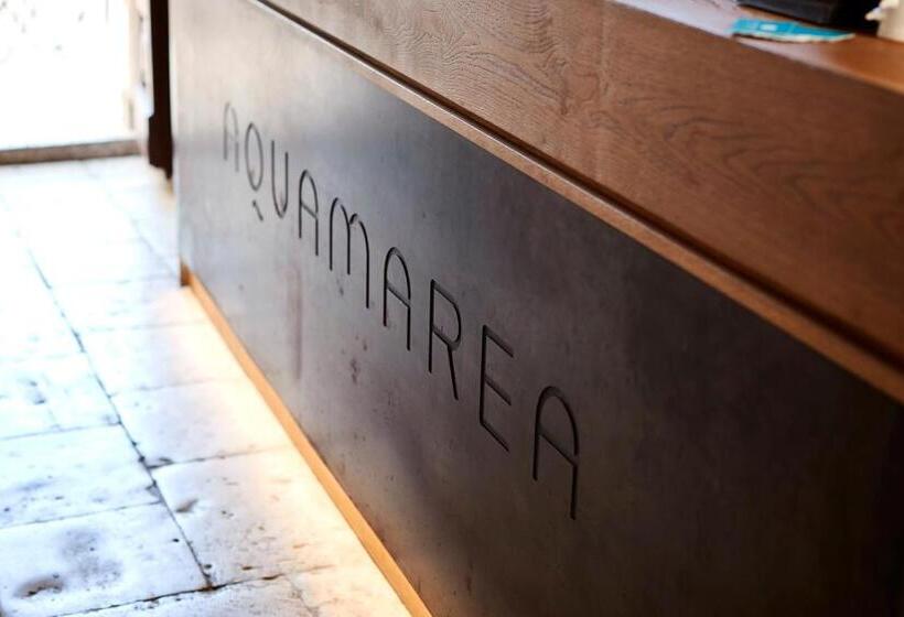 تختخواب و صبحانه Aquamarea