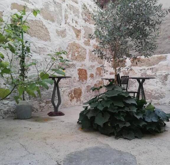 پانسیون Gabriel Guesthouse