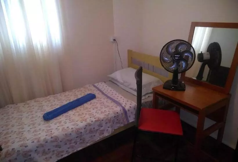 ペンション Albergue Econômico