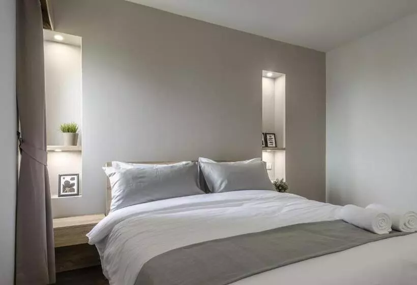 Hotel Carnation Residence