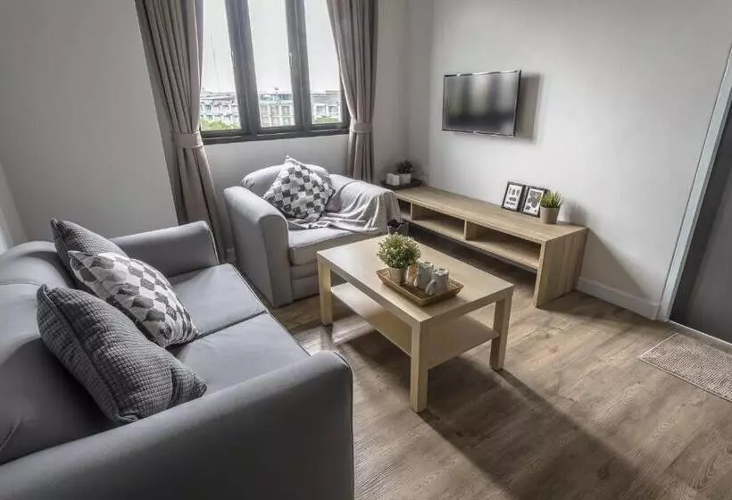 Hotel Carnation Residence