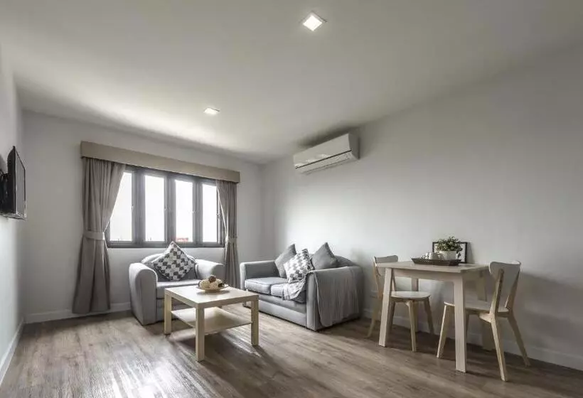 Hotel Carnation Residence