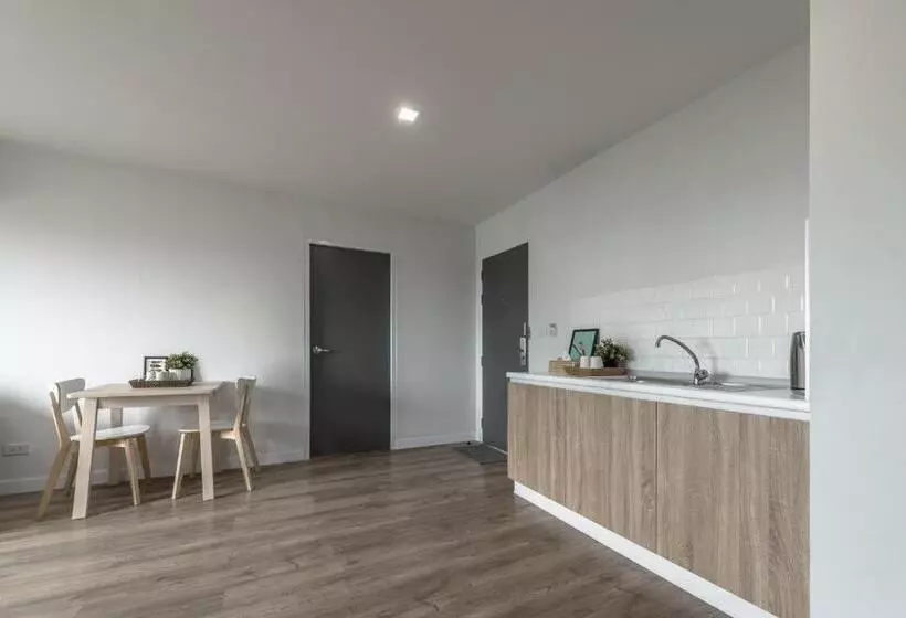 Hotel Carnation Residence