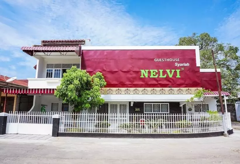 ホテル Oyo 433 Nelvi Residence Syariah