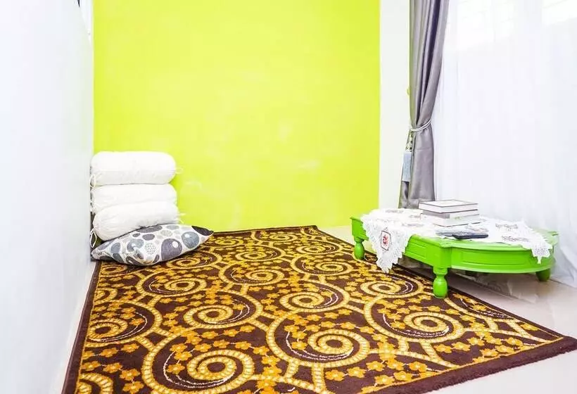 ホテル Oyo 433 Nelvi Residence Syariah