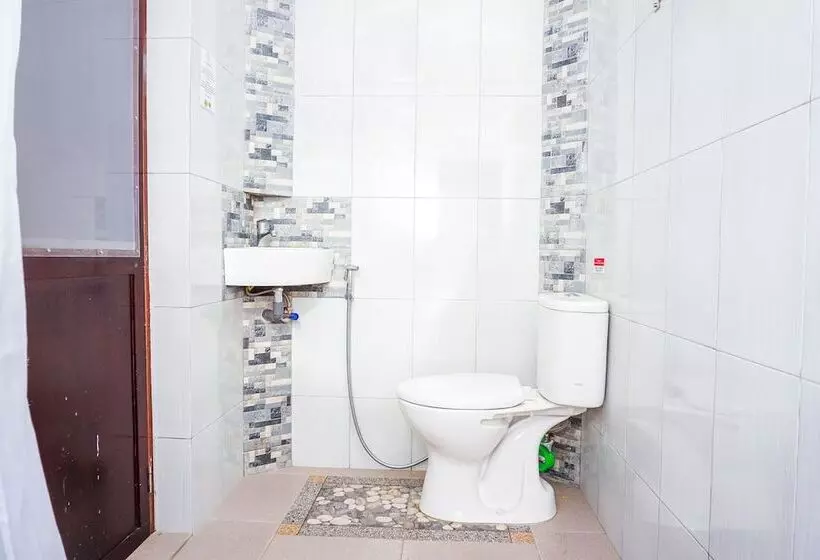 ホテル Oyo 433 Nelvi Residence Syariah