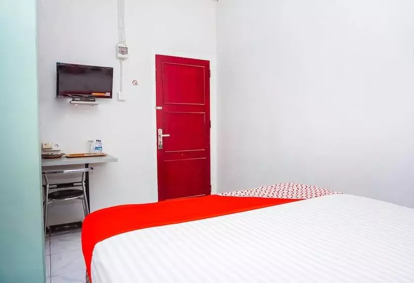 ホテル Oyo 433 Nelvi Residence Syariah