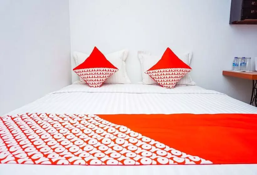 ホテル Oyo 433 Nelvi Residence Syariah